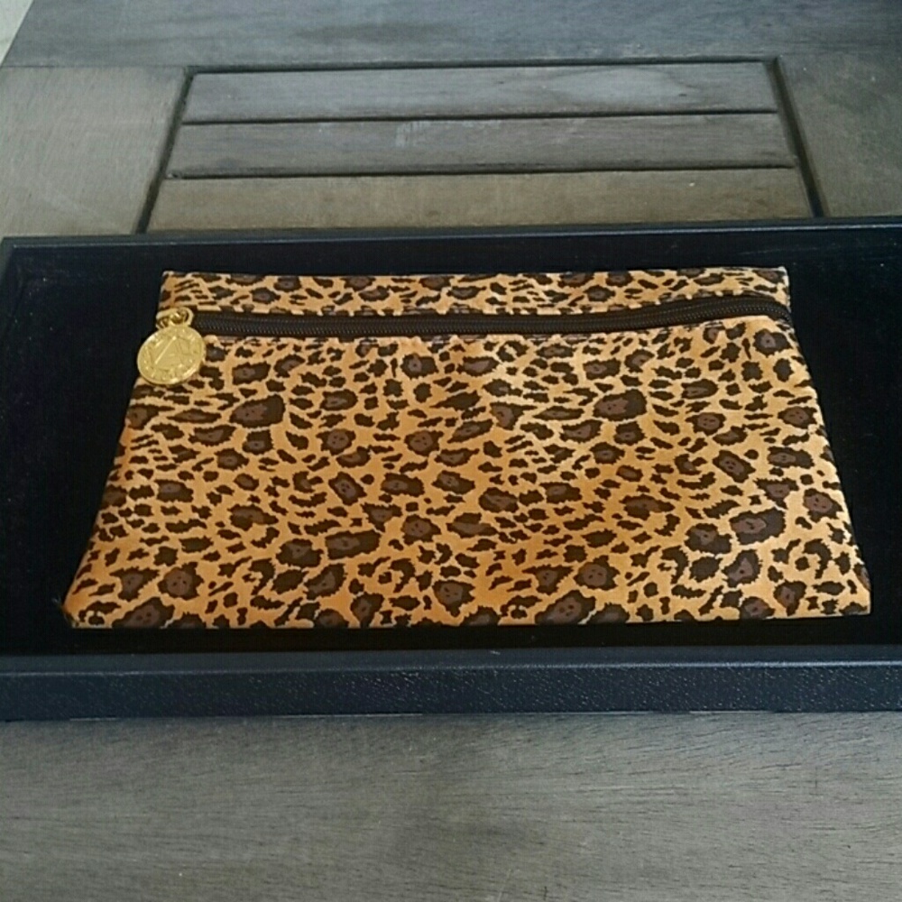 A Sigature Club Make-up Bag